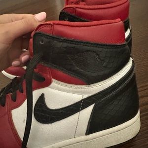 Women’s Air Jordan 1 Retro High OG 'Satin Red